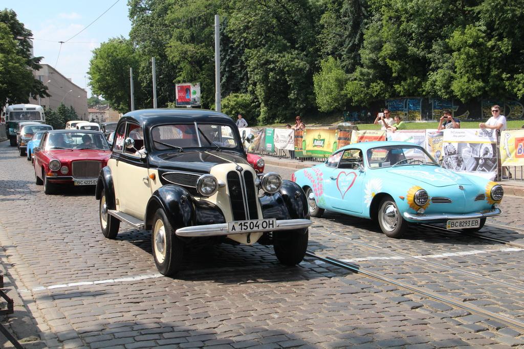Во Львове стартует международный фестиваль уникальных старинных автомобилей