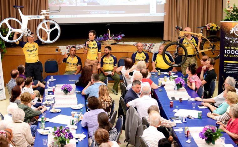 &quot;Думали, что у нас гражданская война&quot;: как активисты разрушали мифы об Украине во время велопробега по США и Канаде