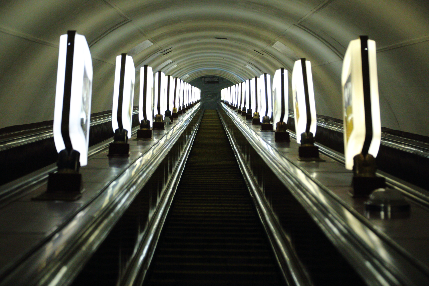 Киевское метро ночью