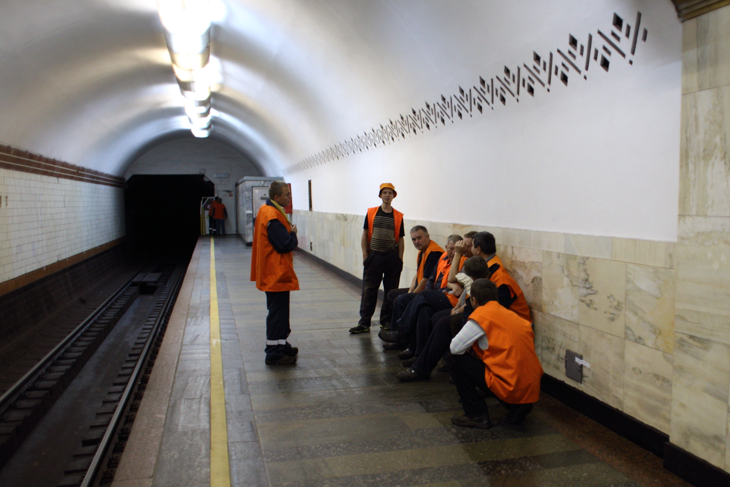 Время небольшого отдыха в пустом киевском метро