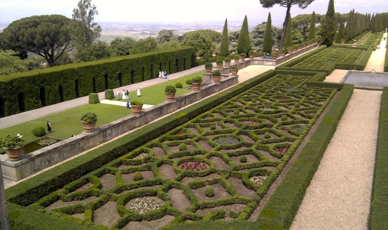 Папа Франциск пустил туристов в свою резиденцию