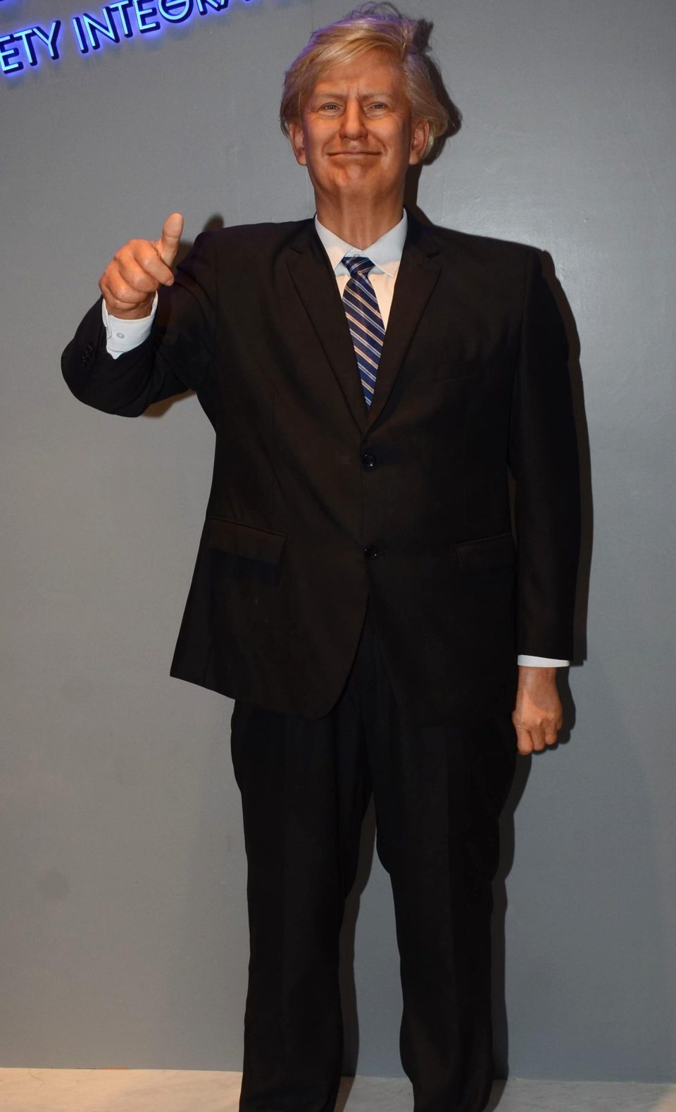 Рыжий Путин и худой Ким Чен Ын: выставка восковых фигур в Китае насмешила посетителей (фото)