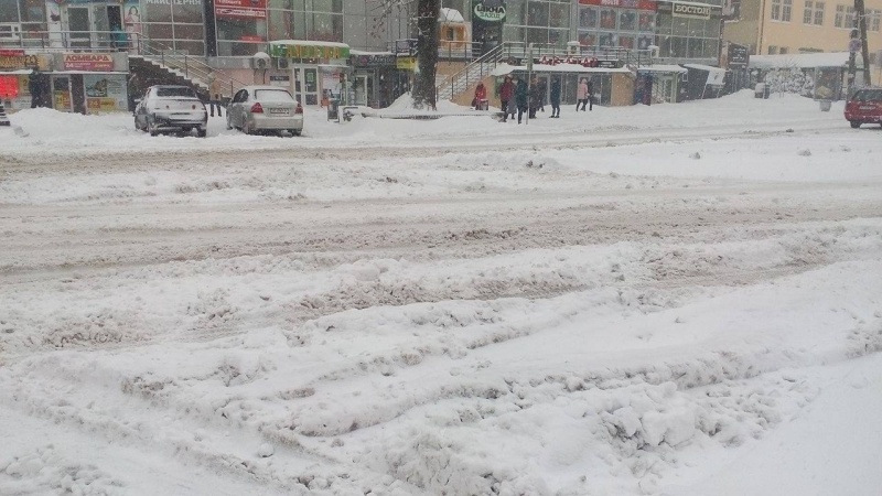 Ивано-Франковск оказался в плену снега: опубликованы фото