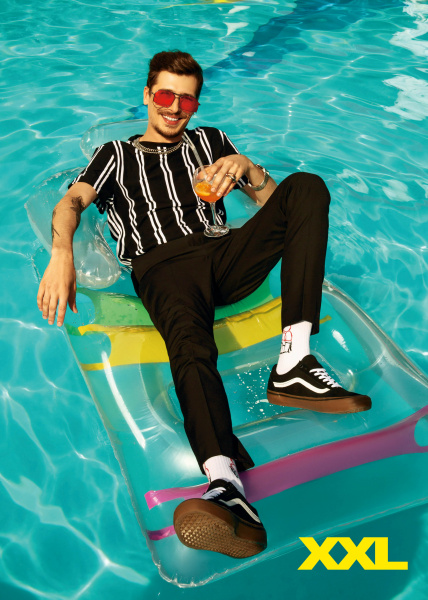 Потап і Mozgi знялися у відвертій фотосесії з гарячими блондинками для "дорослого" журналу (фото)