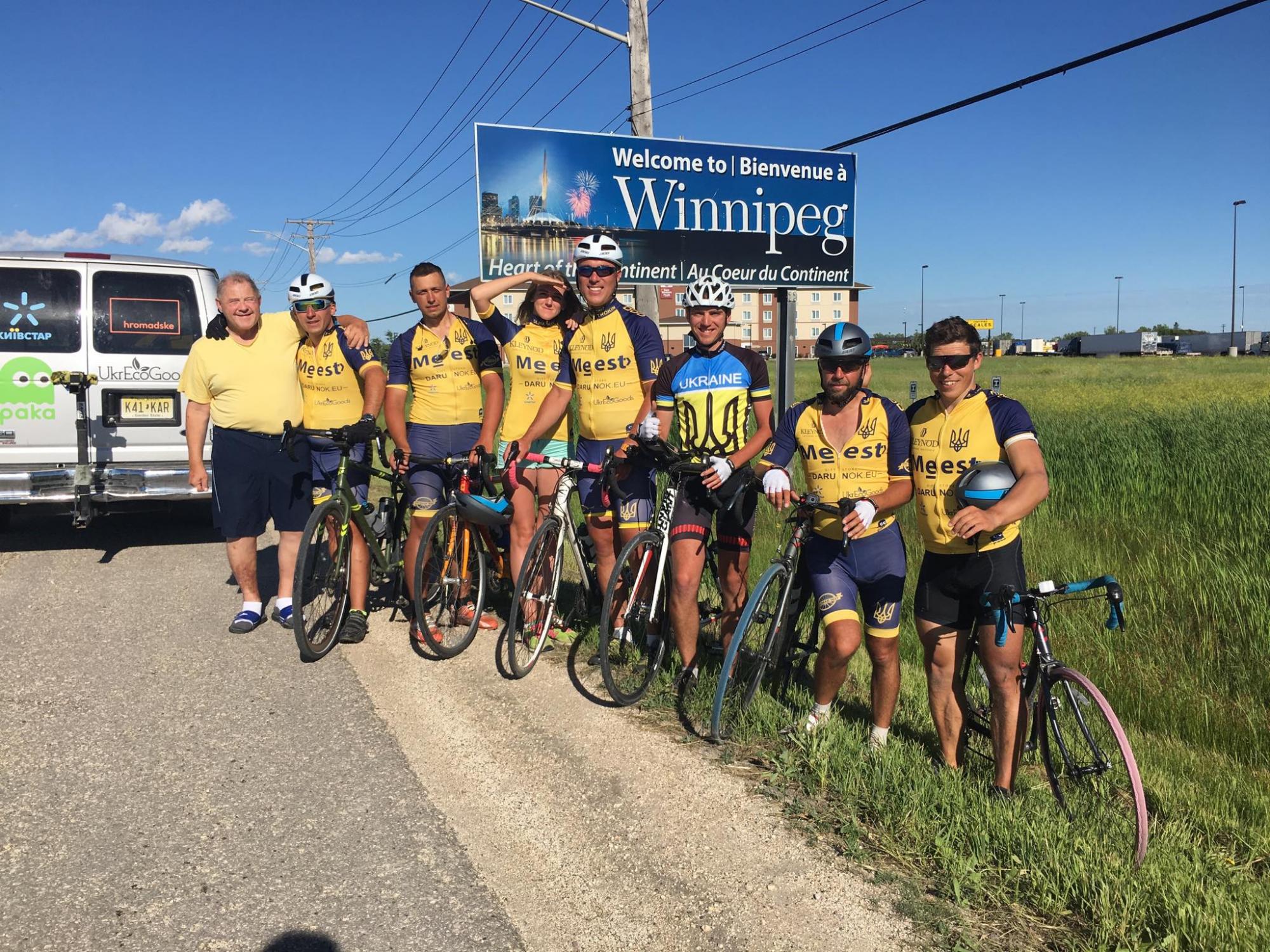 &quot;Думали, что у нас гражданская война&quot;: как активисты разрушали мифы об Украине во время велопробега по США и Канаде