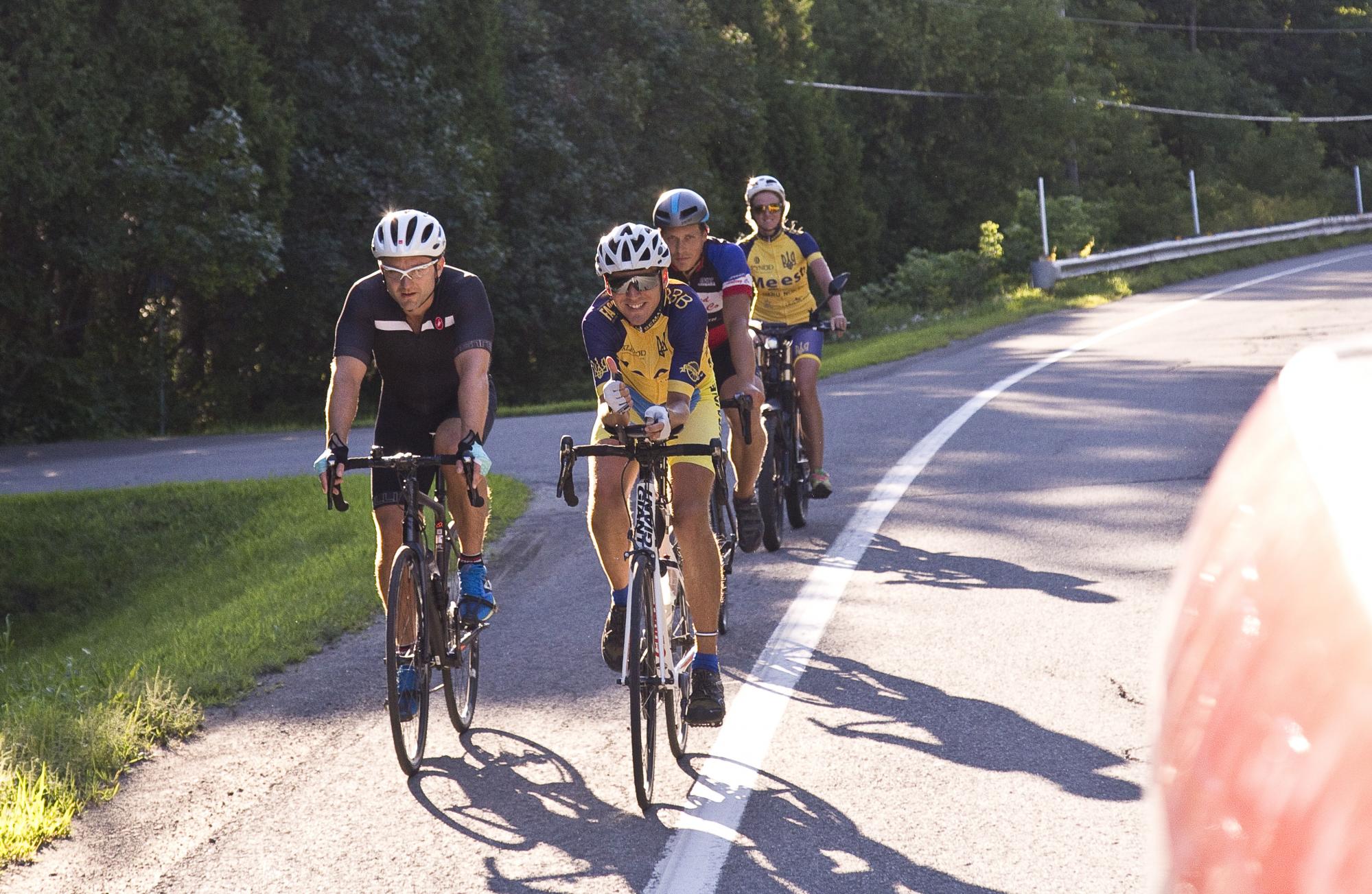 &quot;Думали, що у нас громадянська війна&quot;: як активісти руйнували міфи про Україну під час велопробігу по США і Канаді
