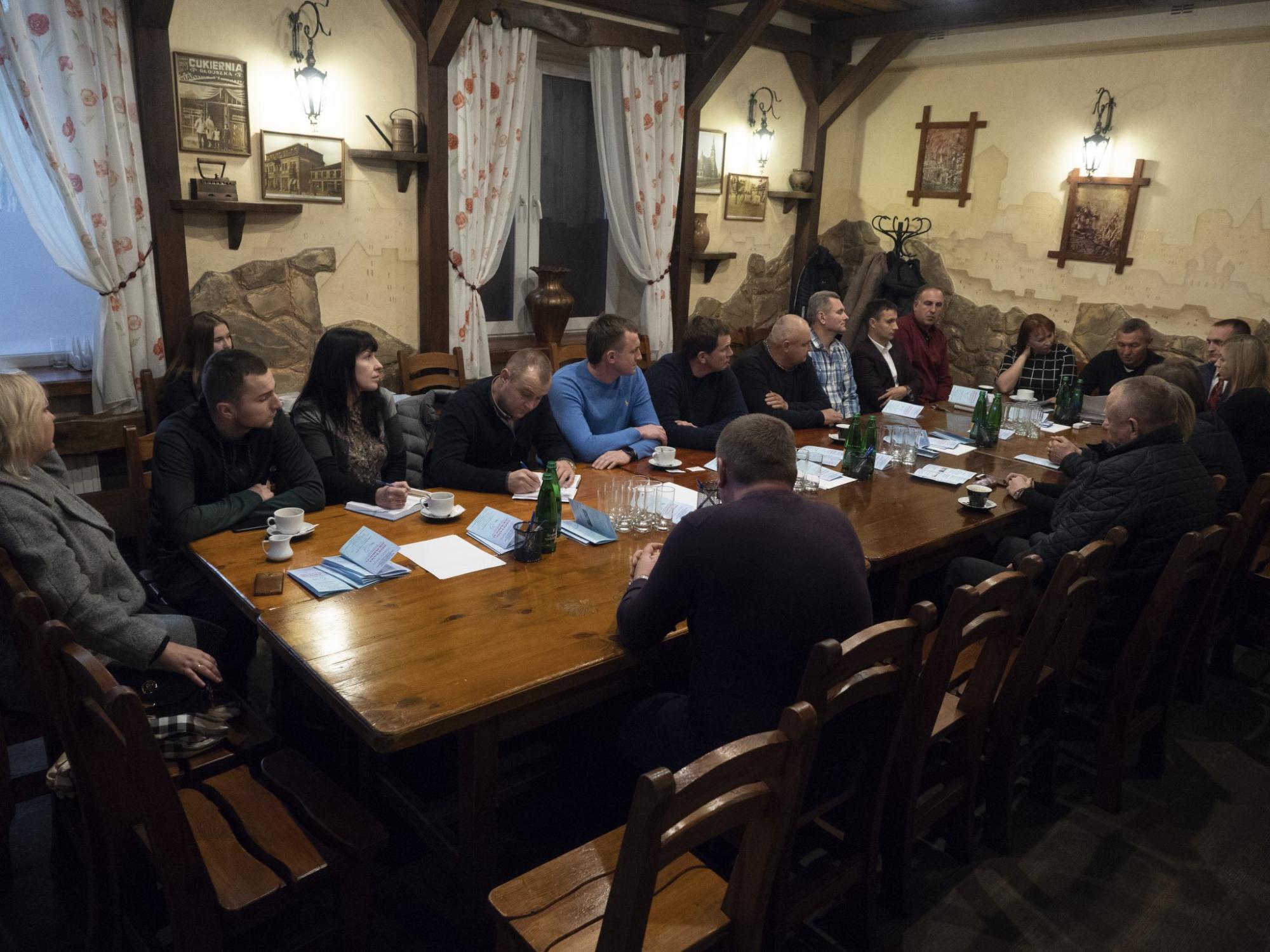 "Все просто, господин Президент": школьница попросила у Порошенко 1 гривну (видео)