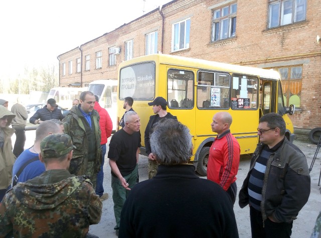 У Кропивницькому АТОшники провчили водія маршрутки, який образив матір загиблого солдата