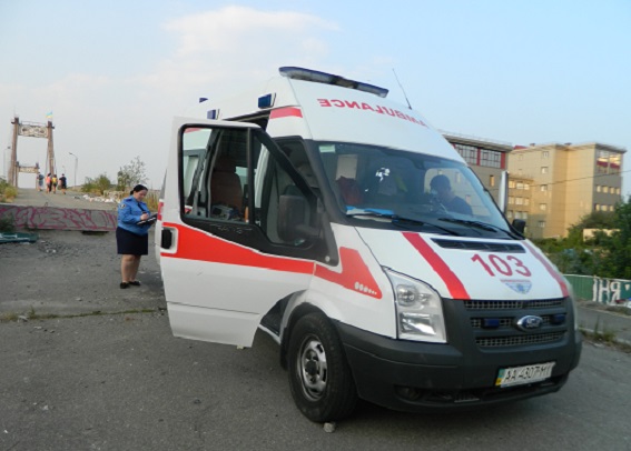 У Києві хлопець впав з моста через селфи