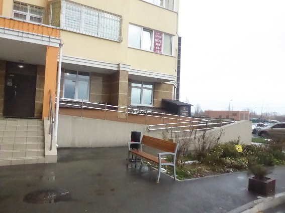 Хотел помириться с бывшей: в Киеве мужчина с ножом похитил девушку