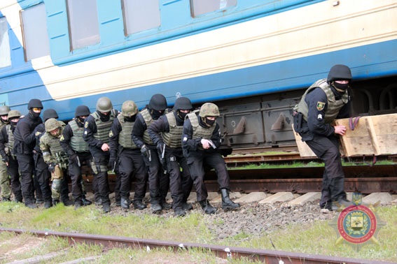 В Мариуполе показали впечатляющие учения спецназа Нацполиции