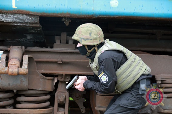 В Мариуполе показали впечатляющие учения спецназа Нацполиции