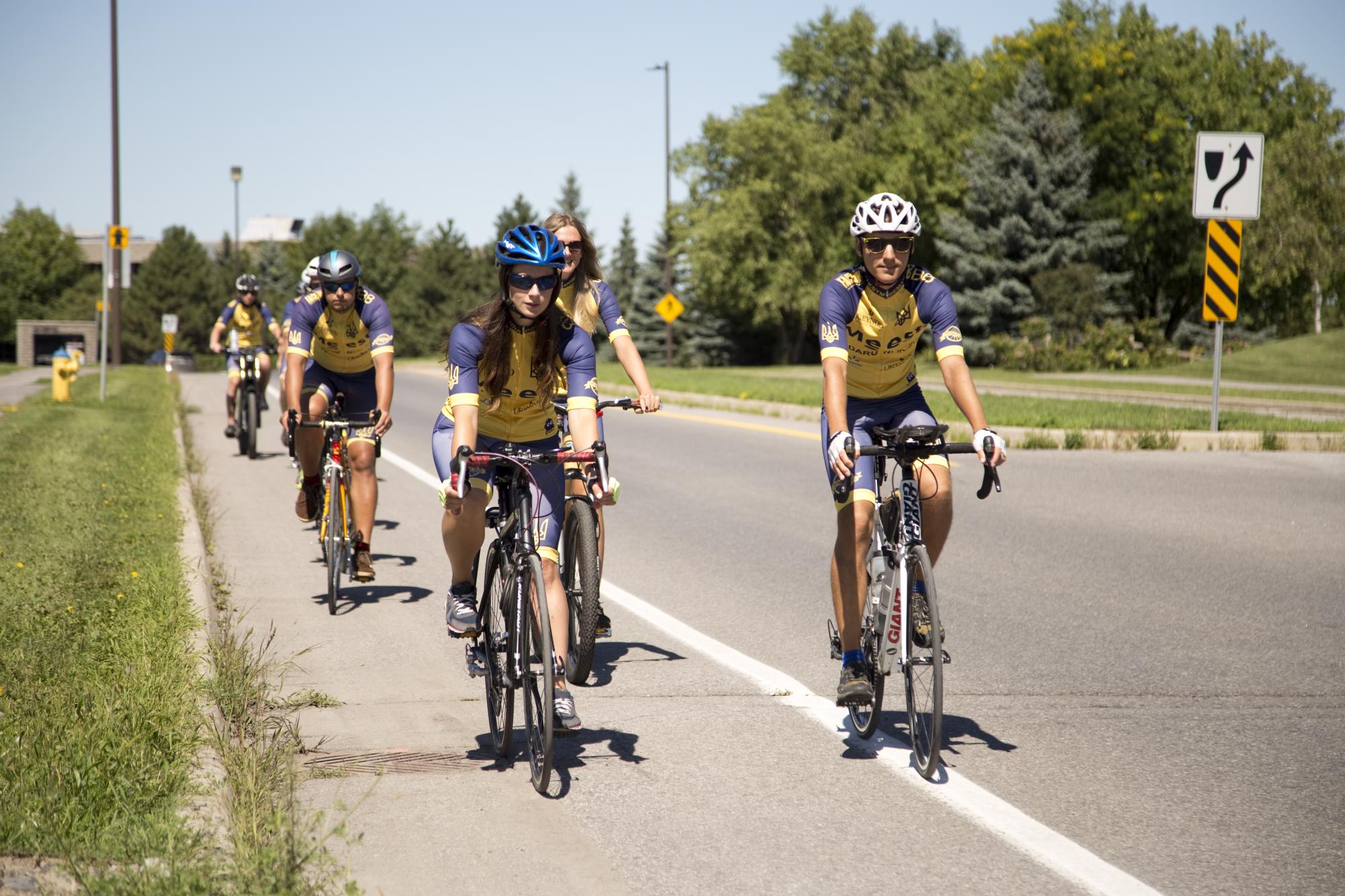 &quot;Думали, что у нас гражданская война&quot;: как активисты разрушали мифы об Украине во время велопробега по США и Канаде