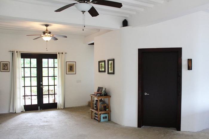 В Панаме строят деревню из пластиковых бутылок