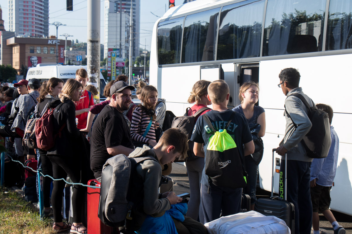 В Киеве водитель автобуса с детьми умер прямо за рулем (фото)