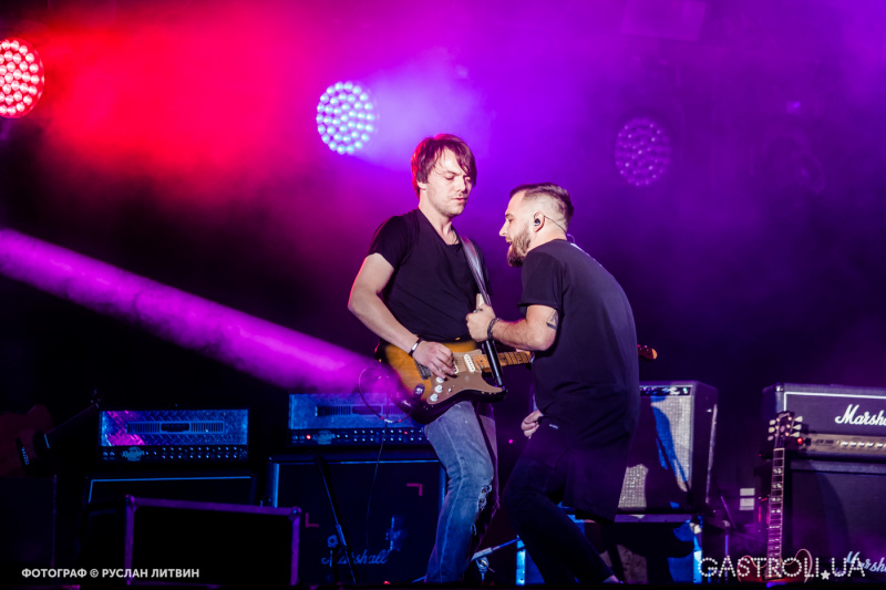 "Атмосфера, люди и песни - до мурашек": как прошел грандиозный концерт к 50-летию Кузьмы (фото, видео)