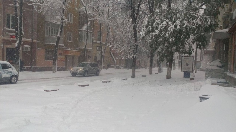 Ивано-Франковск оказался в плену снега: опубликованы фото