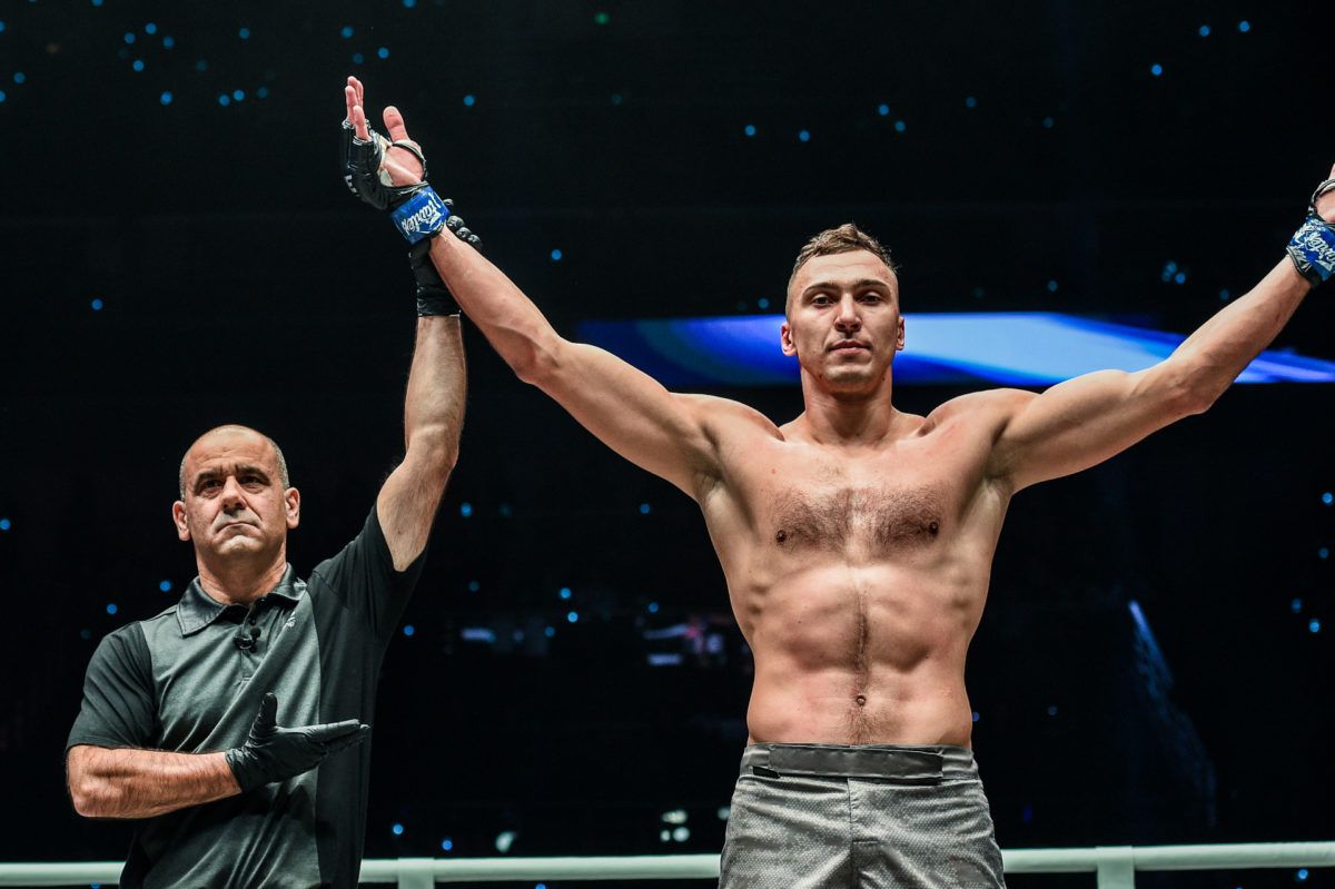 Українець фантастичним нокаутом став чемпіоном світу: відео яскравого бою