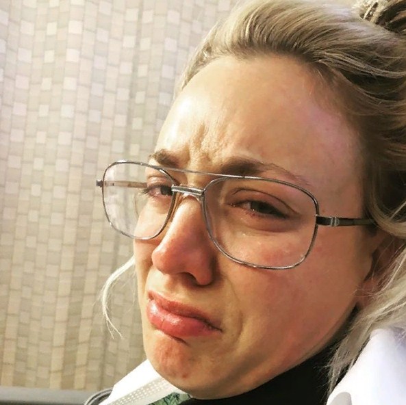 Звезда "Теории большого взрыва" срочно госпитализирована сразу после замужества