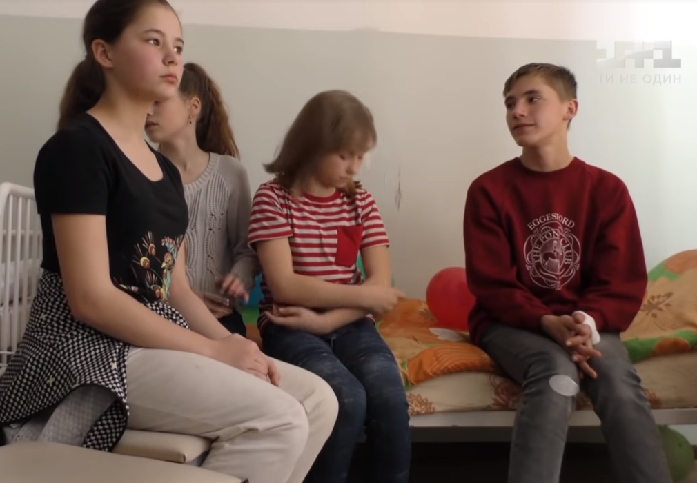 Школьники спасли ребенка из огненной ловушки и остановили пожар в лесу (видео)