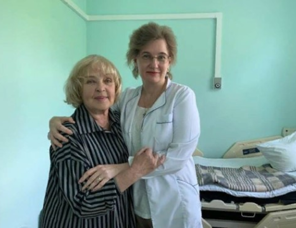 Попала в больницу: Ада Роговцева всерьез напугала украинцев