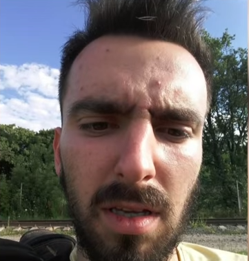 "Дугою його так відразу рвонуло": хлопець загинув на даху локомотива заради фотографії