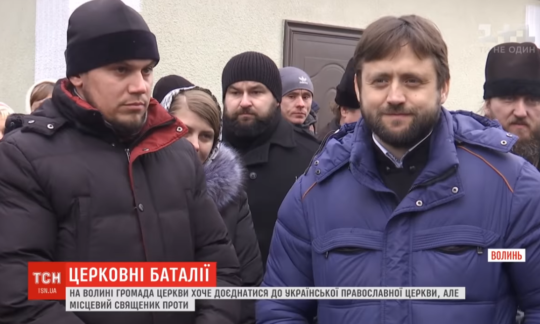 "Хіба Бог - росіянин?" На Волині прихильники ПЦУ відстояли храм від МП (відео)