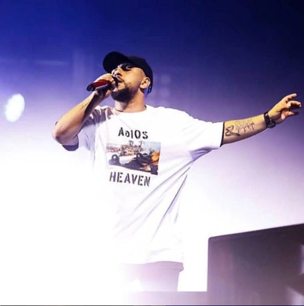 "Дотягнутися до своєї мрії": MONATIK розповів про шлях до успіху