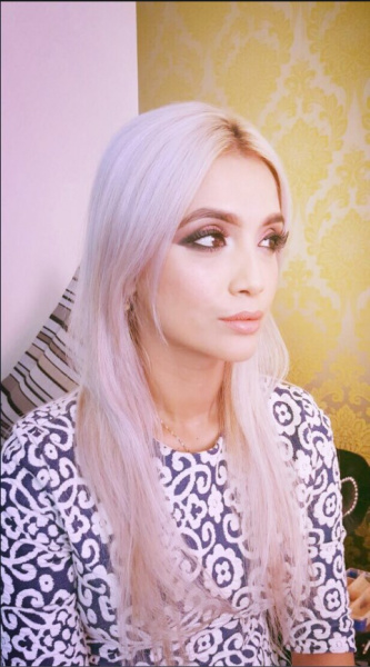 "Нас с сыном часто принимают за влюбленных": 41-летняя женщина выглядит как подросток (ФОТО)