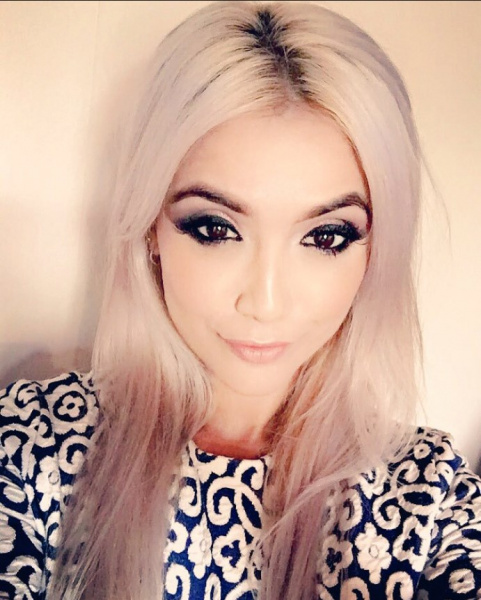 "Нас с сыном часто принимают за влюбленных": 41-летняя женщина выглядит как подросток (ФОТО)