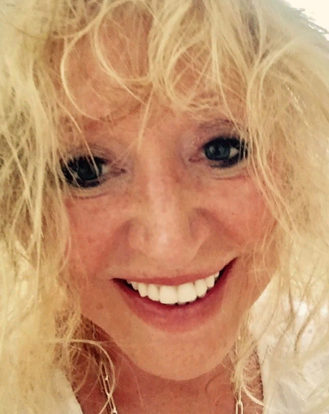 "Дівчина з річки": Галкін підірвав мережу фото Пугачової без макіяжу