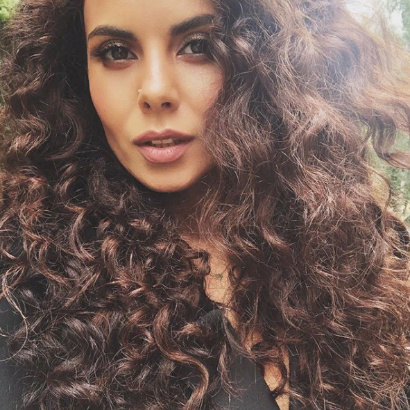 "Невообразимо красивая": Настя Каменских восхитила поклонников новым образом