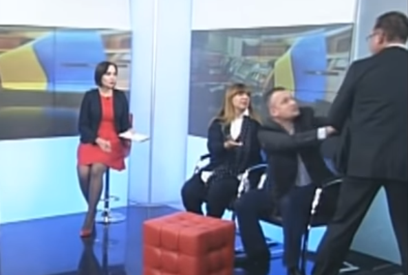 &quot;Ротика прикрий&quot;: нардепи розгромили студію в прямому ефірі