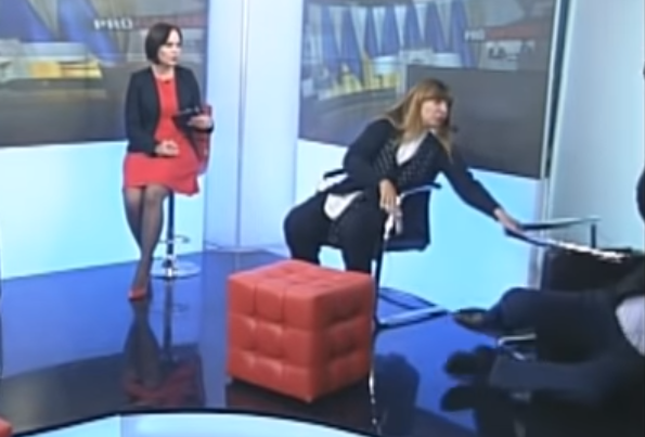 &quot;Ротика прикрий&quot;: нардепи розгромили студію в прямому ефірі