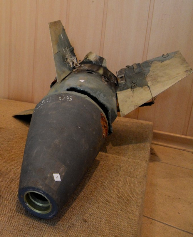 Бойовики на Донбасі показали на виставці про "агресію ЗСУ" ракету з РФ (фото)