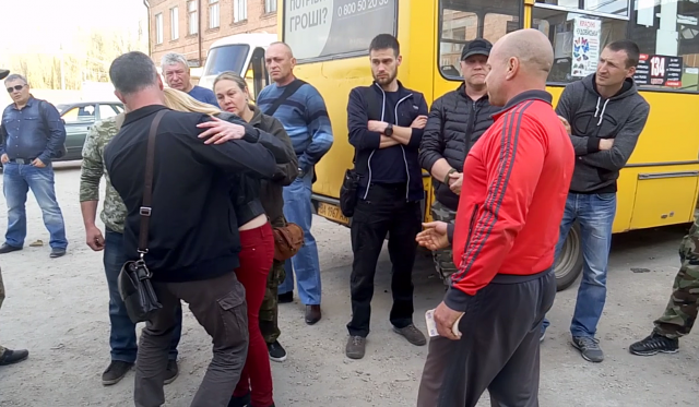 У Кропивницькому АТОшники провчили водія маршрутки, який образив матір загиблого солдата