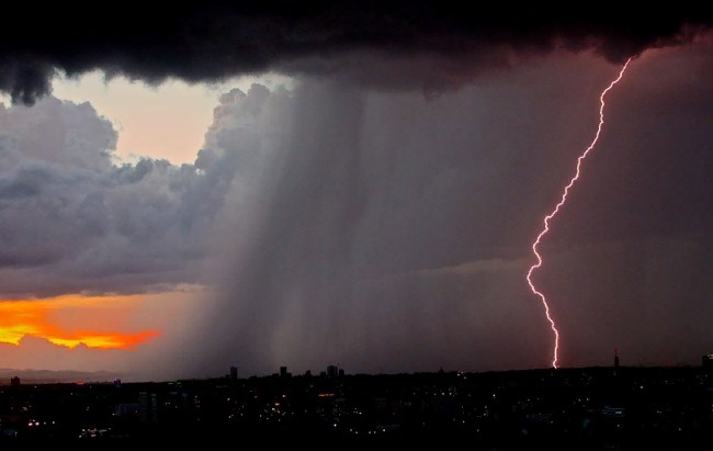 Загроза підтоплення, зливи і аномальна спека: синоптики дали прогноз на 29 липня