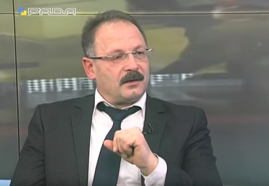 &quot;Ротика прикрий&quot;: нардепи розгромили студію в прямому ефірі