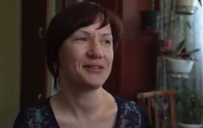 Нет ничего невозможного: украинка без рук воспитывает двоих детей (видео)