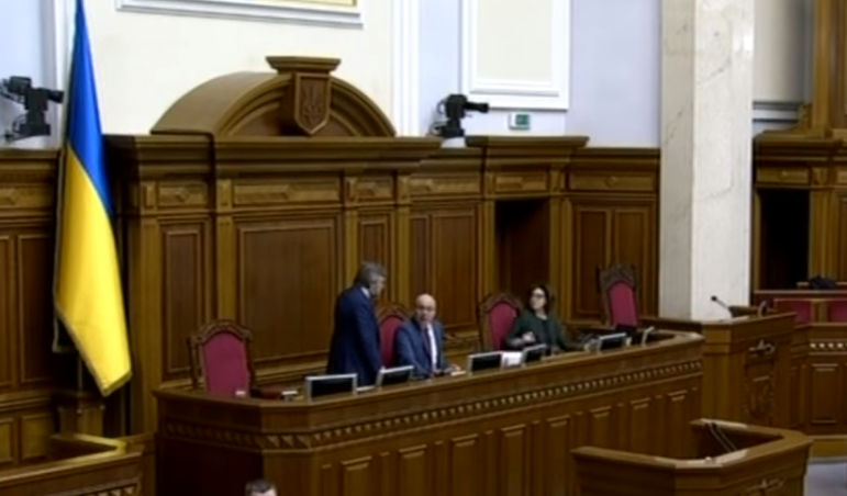 "Відійди від мене, нечисть": у Раді спалахнув "релігійний" скандал (відео)