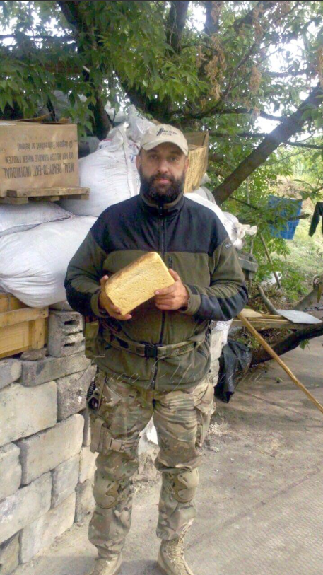 Зачем "опальный" герой войны пошел в президенты: реакция украинцев (фото, видео)