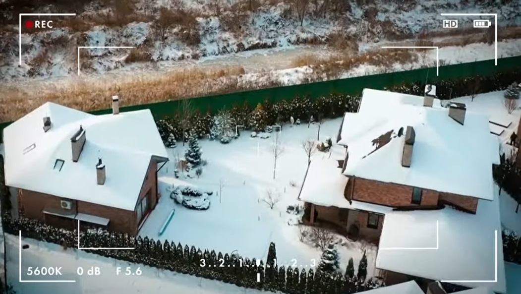 Особняк Осадчої та Горбунова під Києвом засвітили на відео: як виглядає зоряне житло