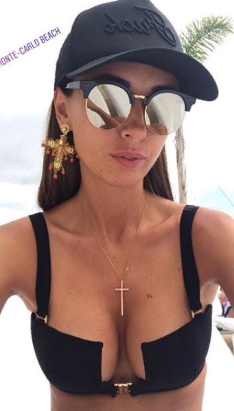 "Красуня": колишня невістка Ющенка похвалилася відвертим фото в бікіні