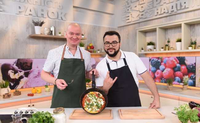 Известный шоумен Евгений Кошевой поделился авторским рецептом шакшуки