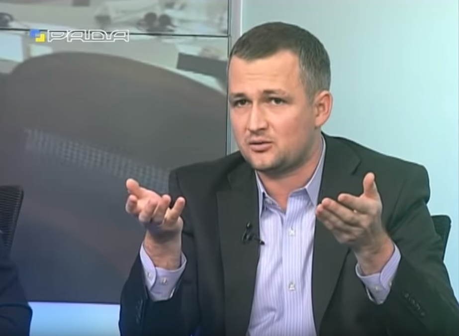 &quot;Ротика прикрий&quot;: нардепи розгромили студію в прямому ефірі