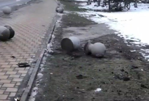 &quot;Уснул за рулем&quot;: в Киеве таксист вылетел на тротуар (видео)