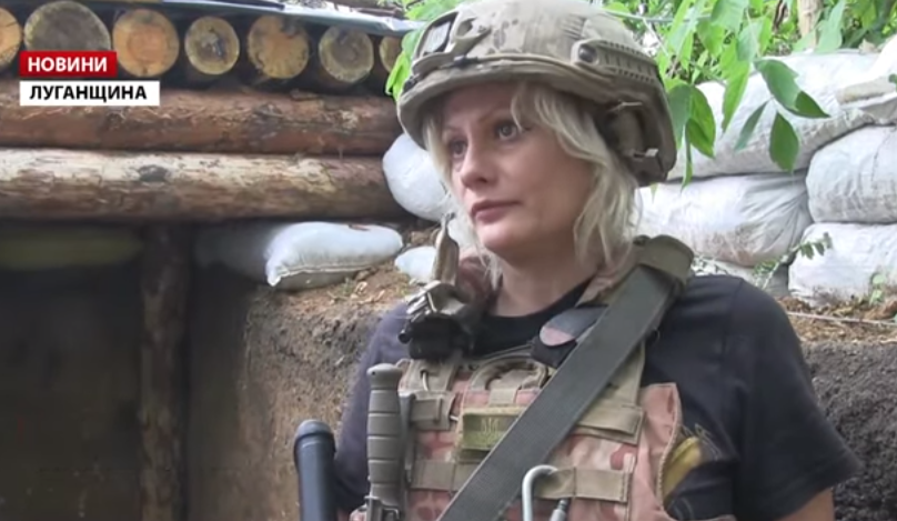 Ніхто не стріляв: окупанти підняли над своїми позиціями український прапор (відео)