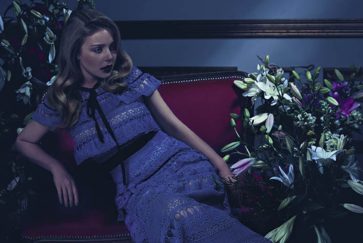 Цветочная нимфа Тина Кароль показала фото в стиле известного художника
