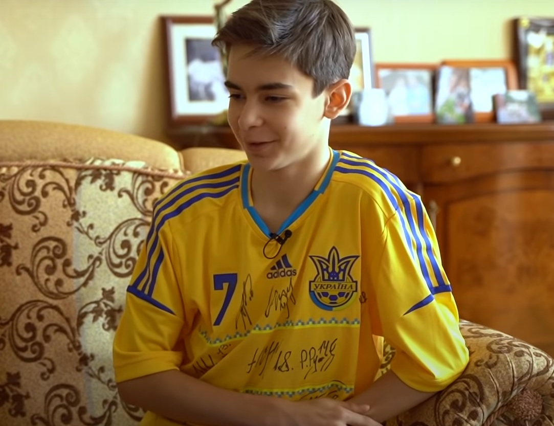 Украина - Швеция: как сейчас выглядит мальчик болельщик, который стал известным на Евро 2012