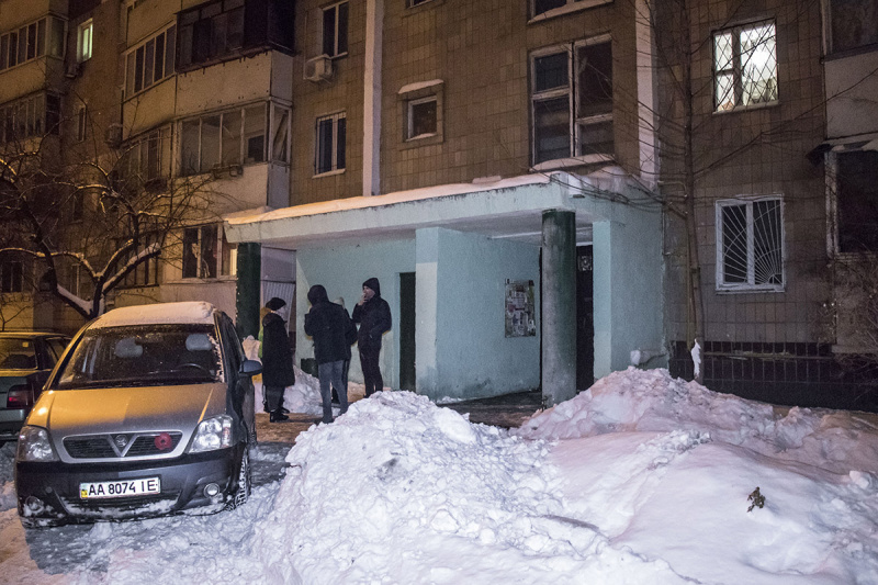 Убил и выпрыгнул в окно: в Киеве мужчина попытался покончить жизнь самоубийством